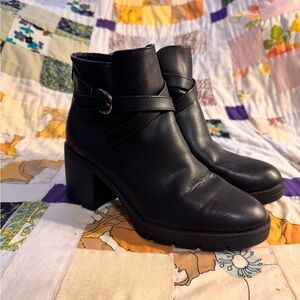 Naturalizer Madalynn Ankle Boot - Black Leather